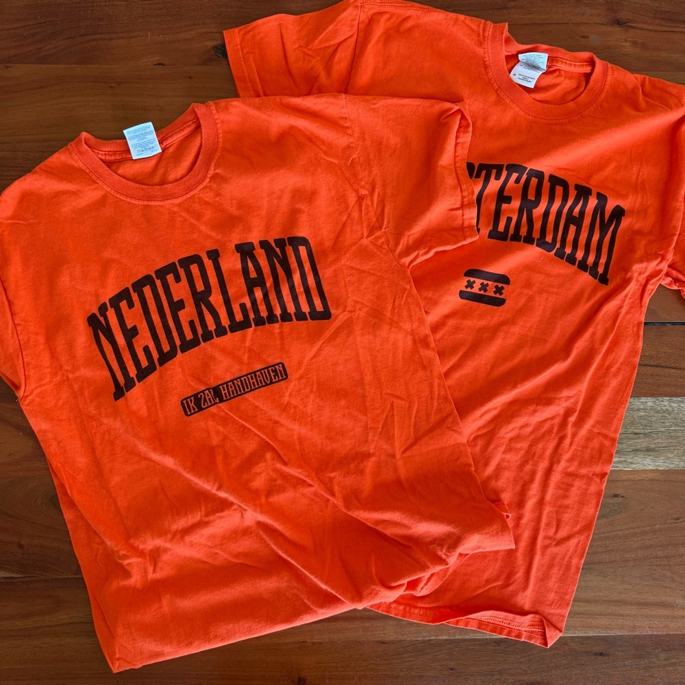 🦊 Gildan Orange Graphic Tees - Nederland and Amsterdam